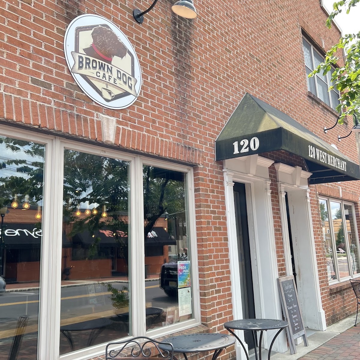 Brown Dog Café Photos 2